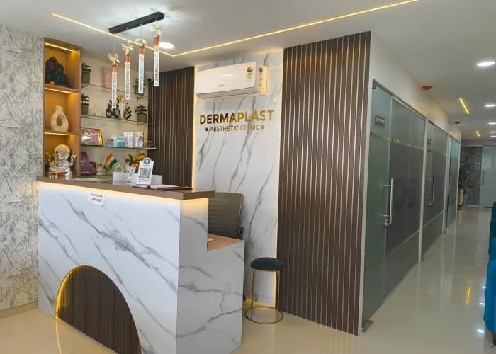 The reception desk at a Dermaplast clinic